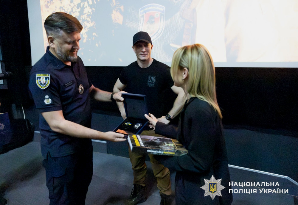 1256 image for slide